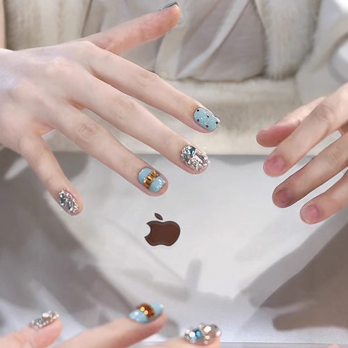 【蒂芙尼蓝】秋冬纯手工穿戴甲蓝色波点拼钻高级显白简约美甲短款