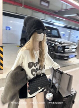 “晕染爱心”灰色渐变爱心数码印花长袖T恤女