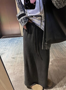 一条秋冬的糯叽叽深灰色半身长裙 好穿！