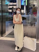 2024春夏季设计师款 奶白色气质xiao众无袖背心连衣裙 可正反两穿