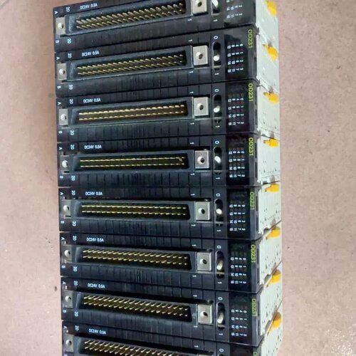 议价CJ1W-0D231 成色很好 产品如图所示 爲