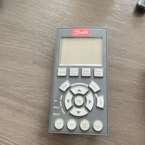 议价丹佛斯变频器中文面板LCP102 130B1107多语言带中