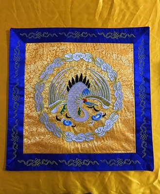 新款仙鹤盖经布仙鹤刺绣黄底蓝边经书布包经布八卦仙鹤香盘幡厂家