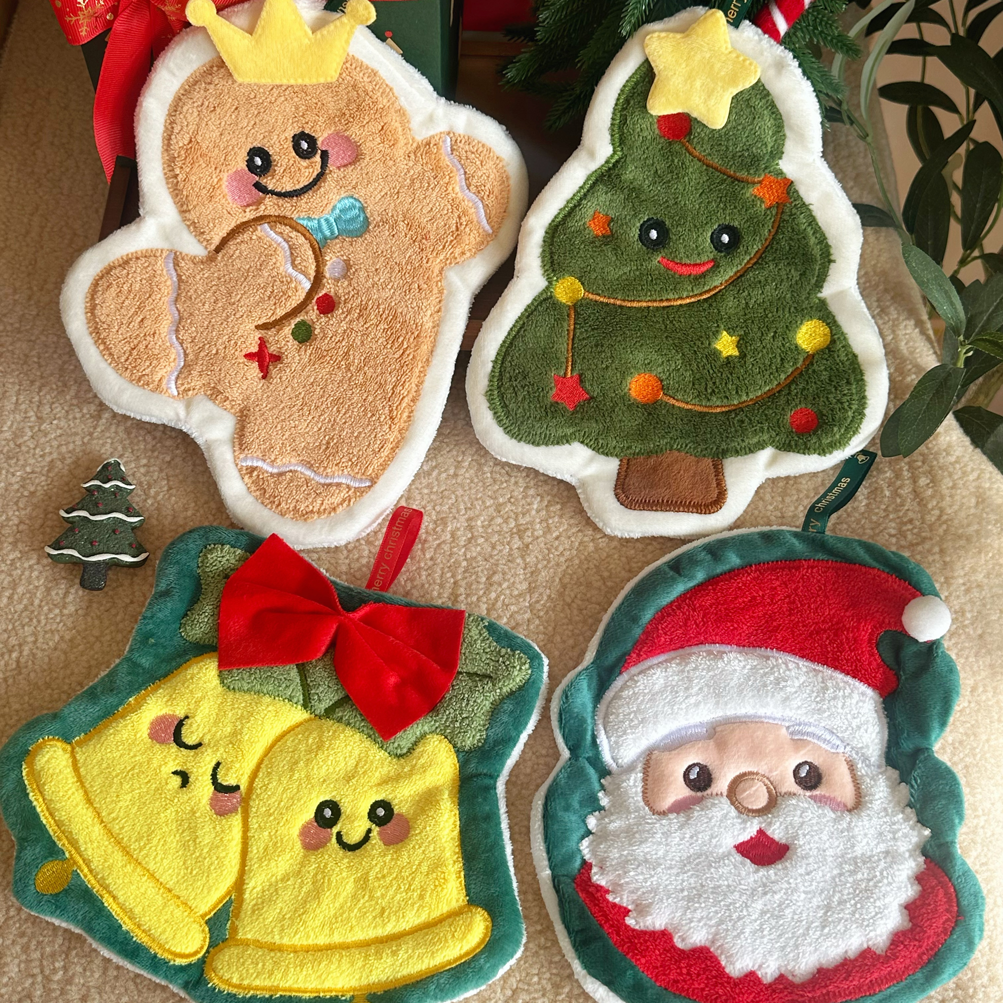 可爱卡通圣诞挂式珊瑚绒毛巾