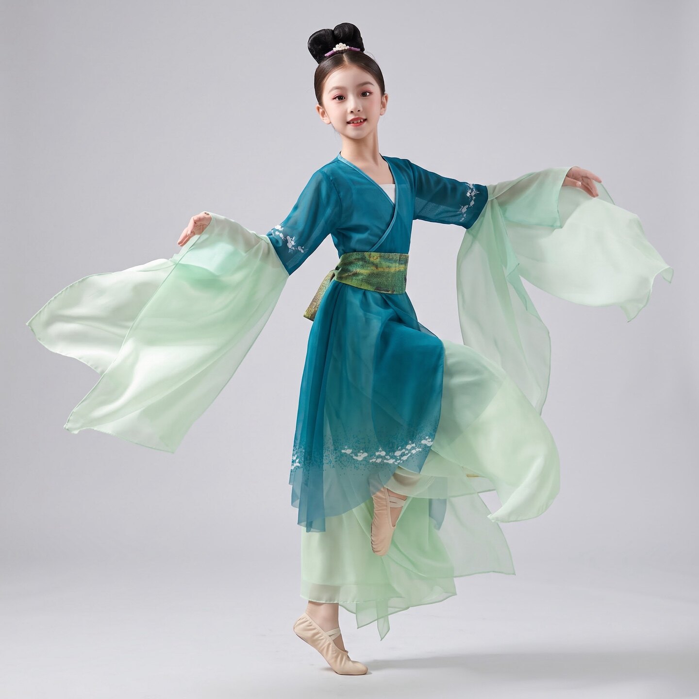 儿童汉服古典舞演出服采薇水袖惊鸿舞上春山扇子舞练功服表演服装