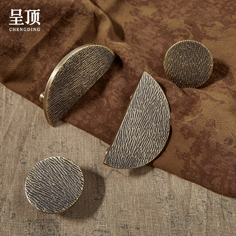 呈顶锤纹古铜色黄铜柜门抽屉现代简约橱柜厨房圆形中古风衣柜把手