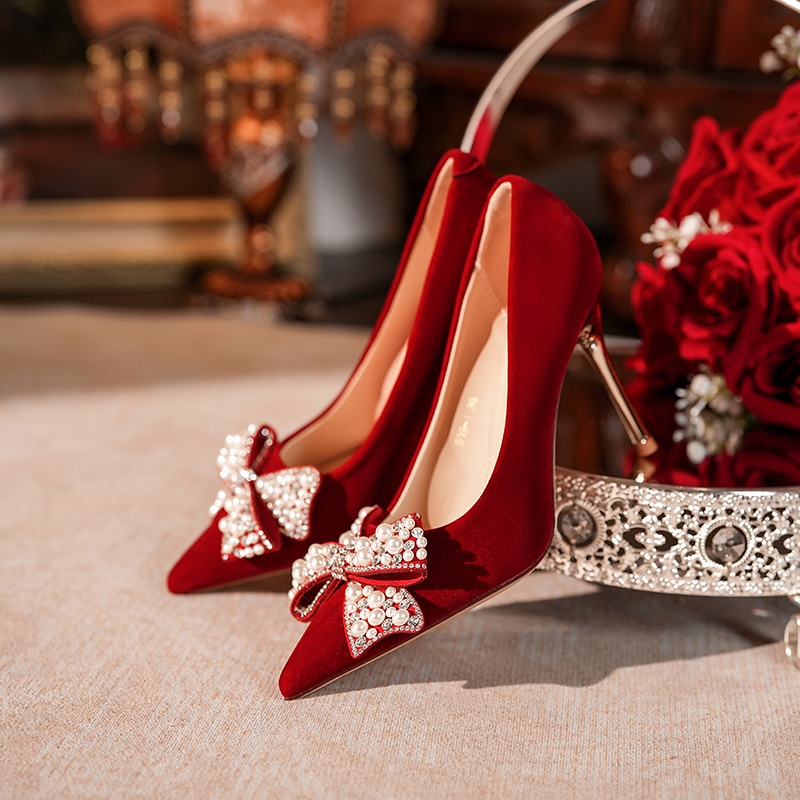 不累脚中式婚鞋红色新娘鞋秀禾服珍珠敬酒服2024新款蝴蝶结高跟鞋