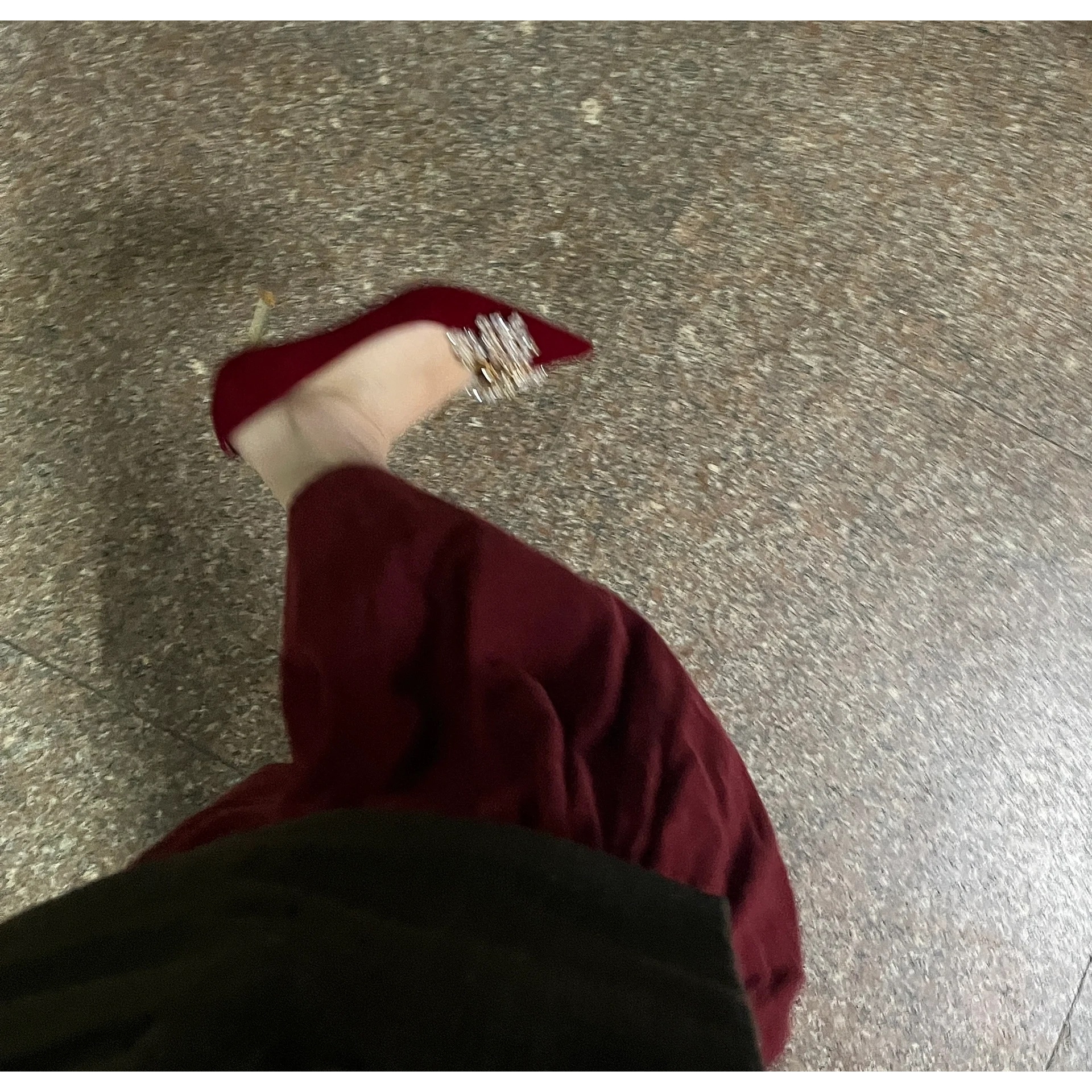 婚鞋秀禾服水晶高跟鞋红色新娘鞋不累脚尖头水钻显白婚纱敬酒两穿