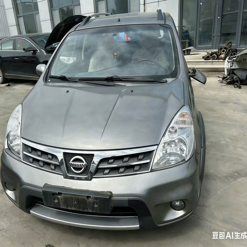 专用于日产骊威拆车件机盖中网车