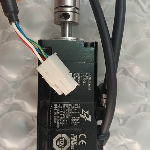 议价SGM7J-01A7C6S 安川交流伺服电机 100W 7代工控配件维修
