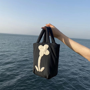 de r geist韩国小众品牌全手工缝制立体花朵手拎手拿包