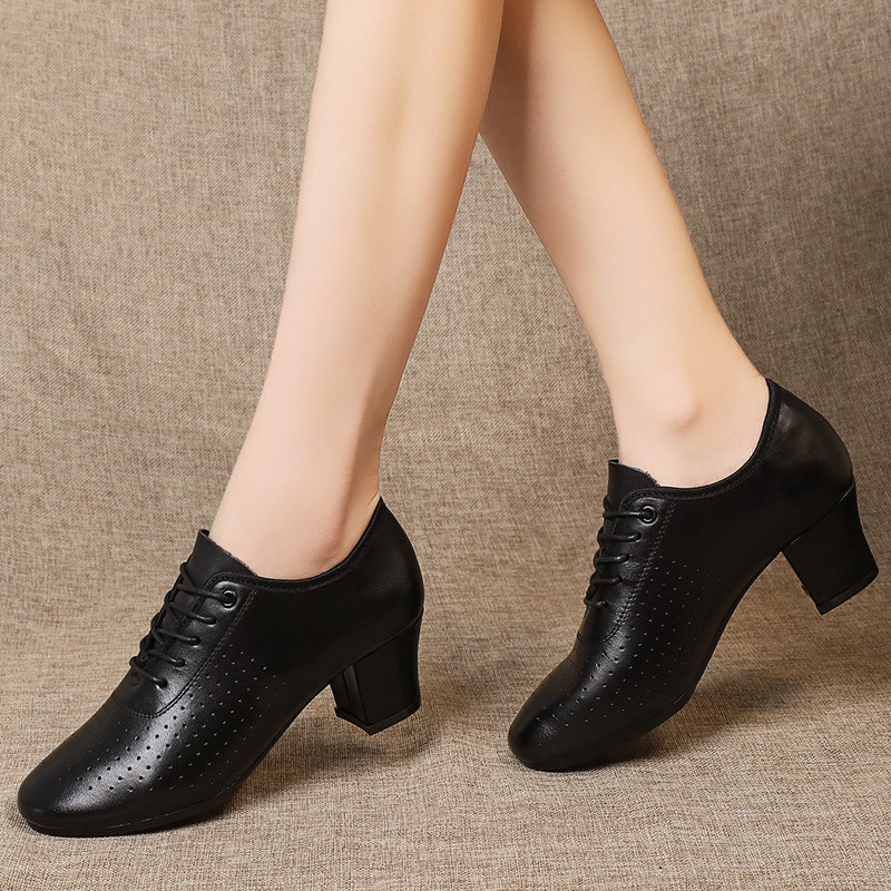 新款专业拉丁舞鞋女士粗中跟真皮