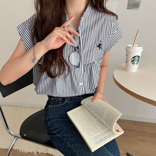 清雅大女主 高知Preppy学院 通勤舒适休闲法式袖胸部刺绣褶皱衬衫