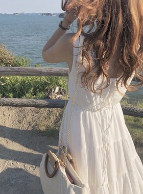 背中美人！Ch1co 24春夏 想穿它去海边度假 蝴蝶结层次拼接连衣裙