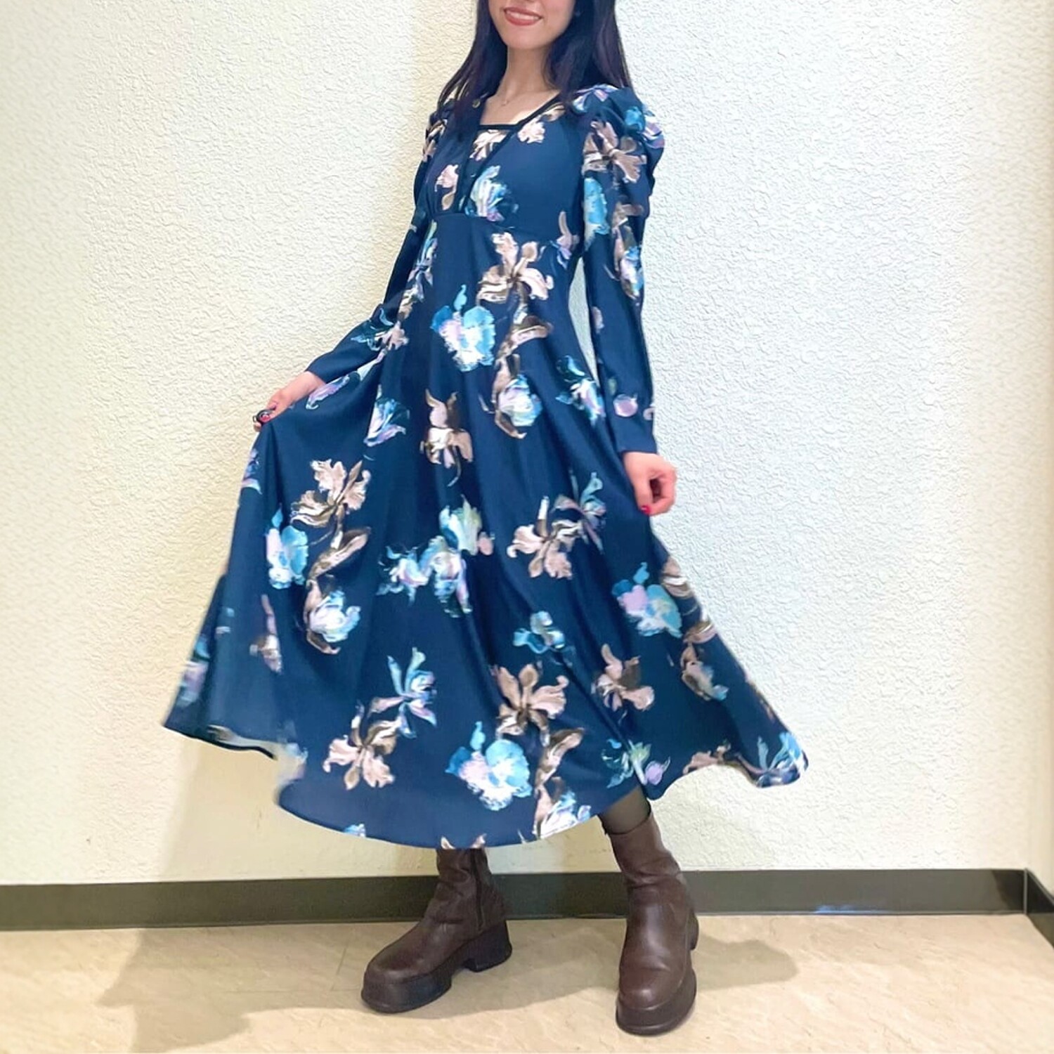 1.9w+@nd c0uture 情迷宫廷法式 水彩印花 气质V领收腰长款连衣裙