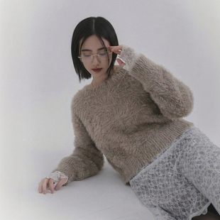 云柔美物 仿貂毛拉毛工艺奢暖细腻 空氣感针织优雅船领套头毛衣