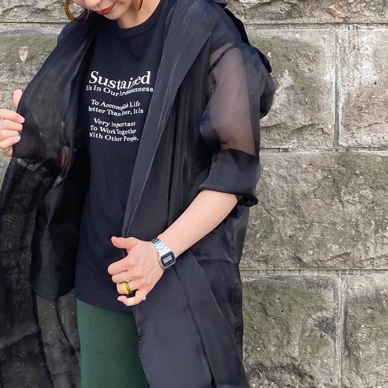 仅13件!js+21秋女珠光风衣