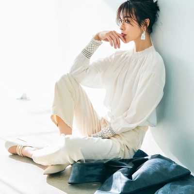 法调气质美人！一份小轻熟的优雅！木耳花边领 荃棉袖口刺绣衬衫