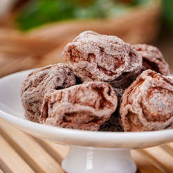 日式盐津话梅云南大理特产洱源中洱话梅袋装酸甜零食果脯青梅子