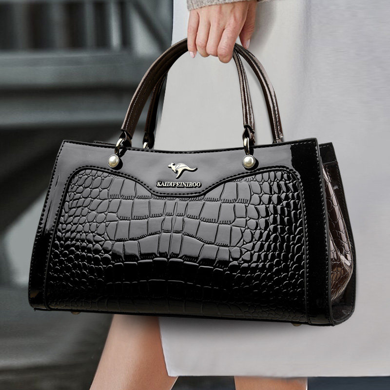 品牌高级感真皮手提包女2026新款时尚妈妈包大容量中年女士单肩包