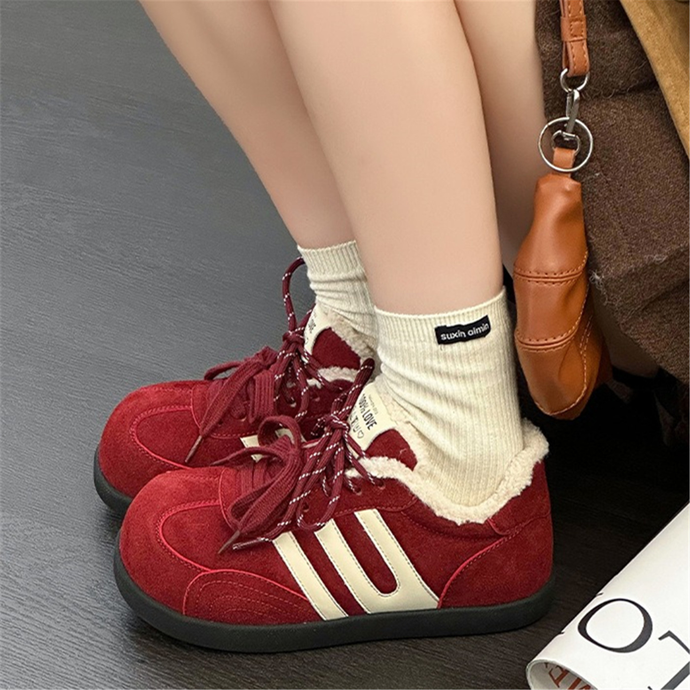 真皮软底加绒德训鞋女2025冬季新款百搭厚底显脚小休闲保暖毛毛鞋