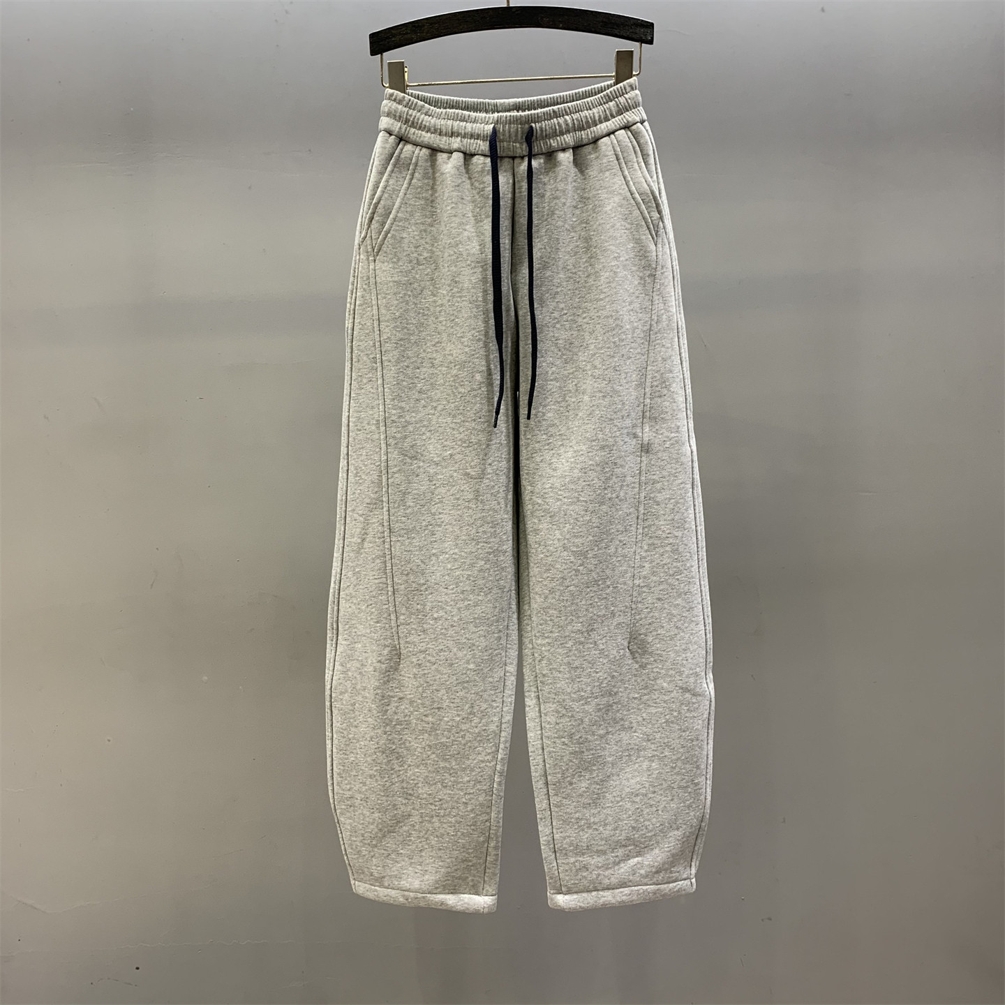 清仓处理运动弯刀卫裤女2026秋冬新款抽绳松紧腰宽松阔腿拖地长裤,女装/女士精品,休闲裤,淘宝优惠券,粉丝福利购,淘宝优惠卷