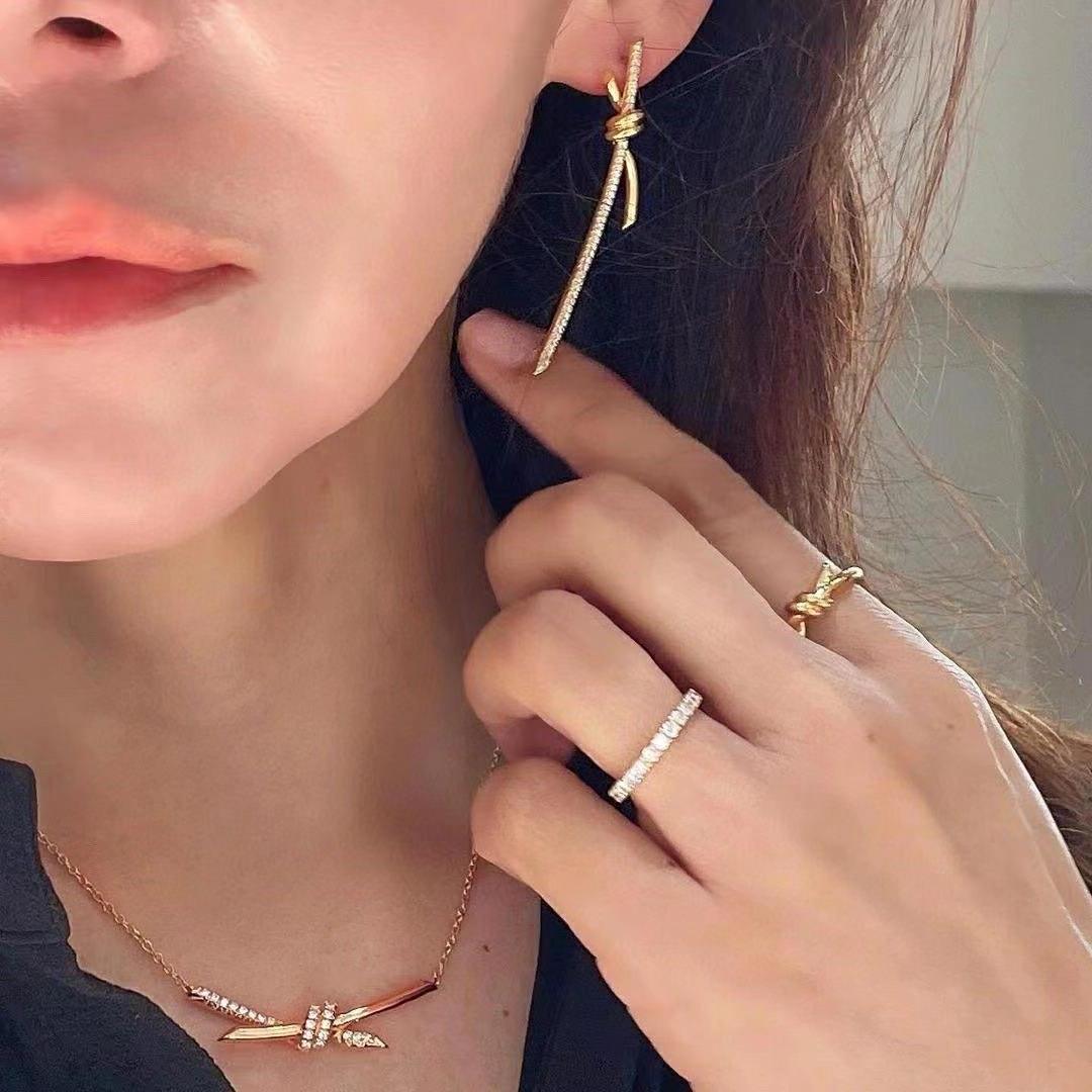 T家莆田高-版本绳结耳环镀18k金玫瑰金缠绕满钻轻奢女耳钉耳线坠