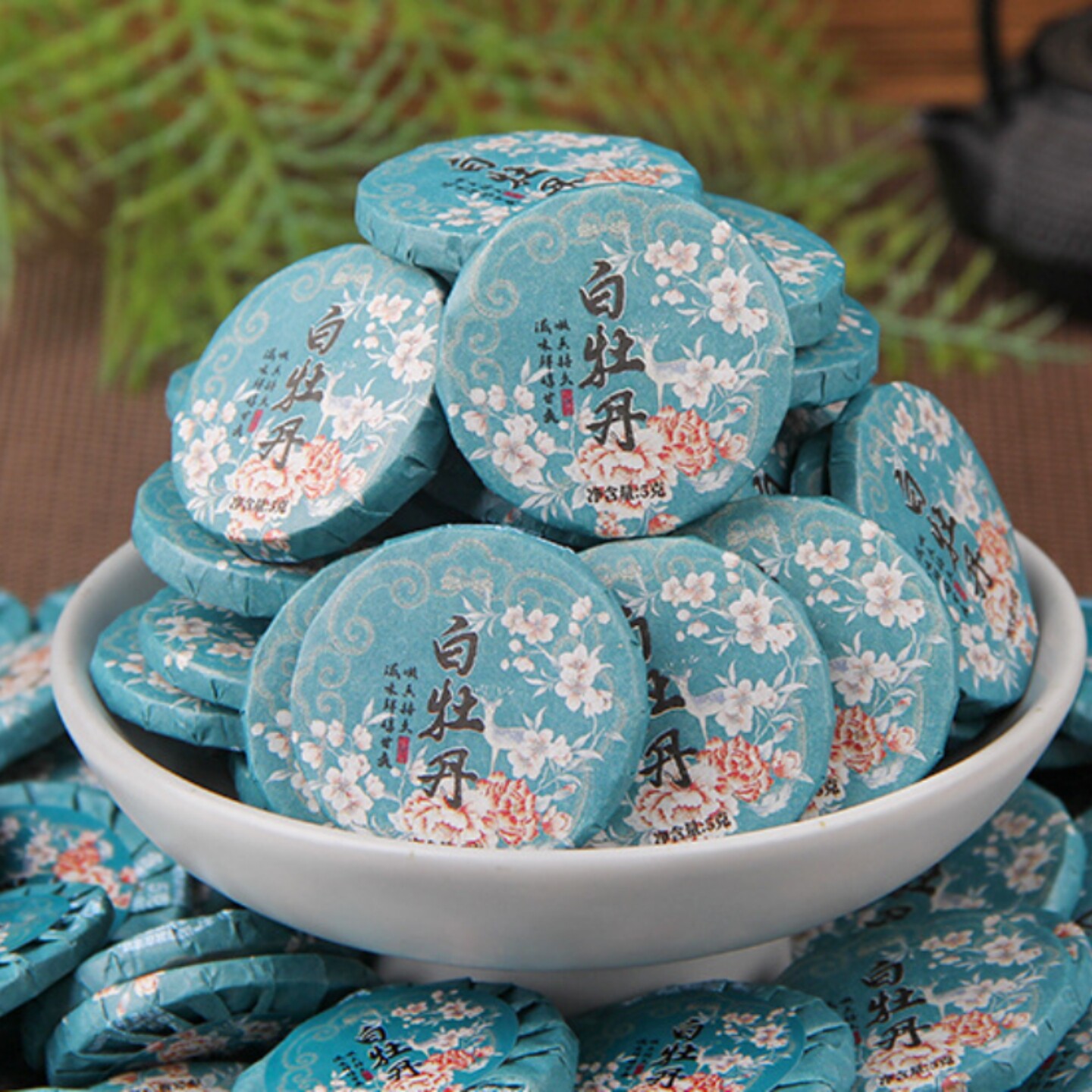 2025年云南老白500g茶叶小白茶饼白牡丹普洱饼茶古树纯料白茶薄饼