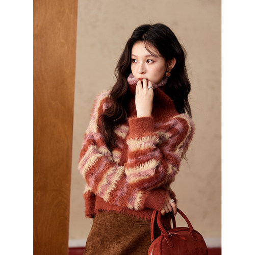 谜秀冬季红色条纹水貂毛翻领针织开衫MXD59Z1005