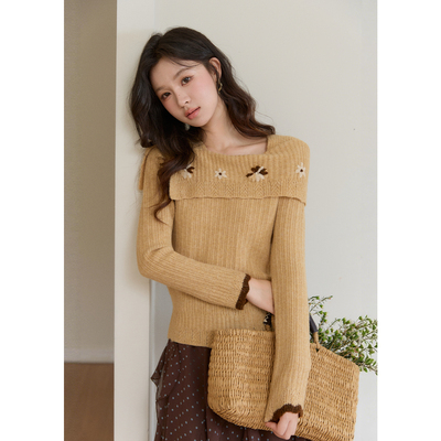 谜秀黄色坑条针织衫女一字肩绣花设计慵懒风短款修身毛衣MXF11Z2894