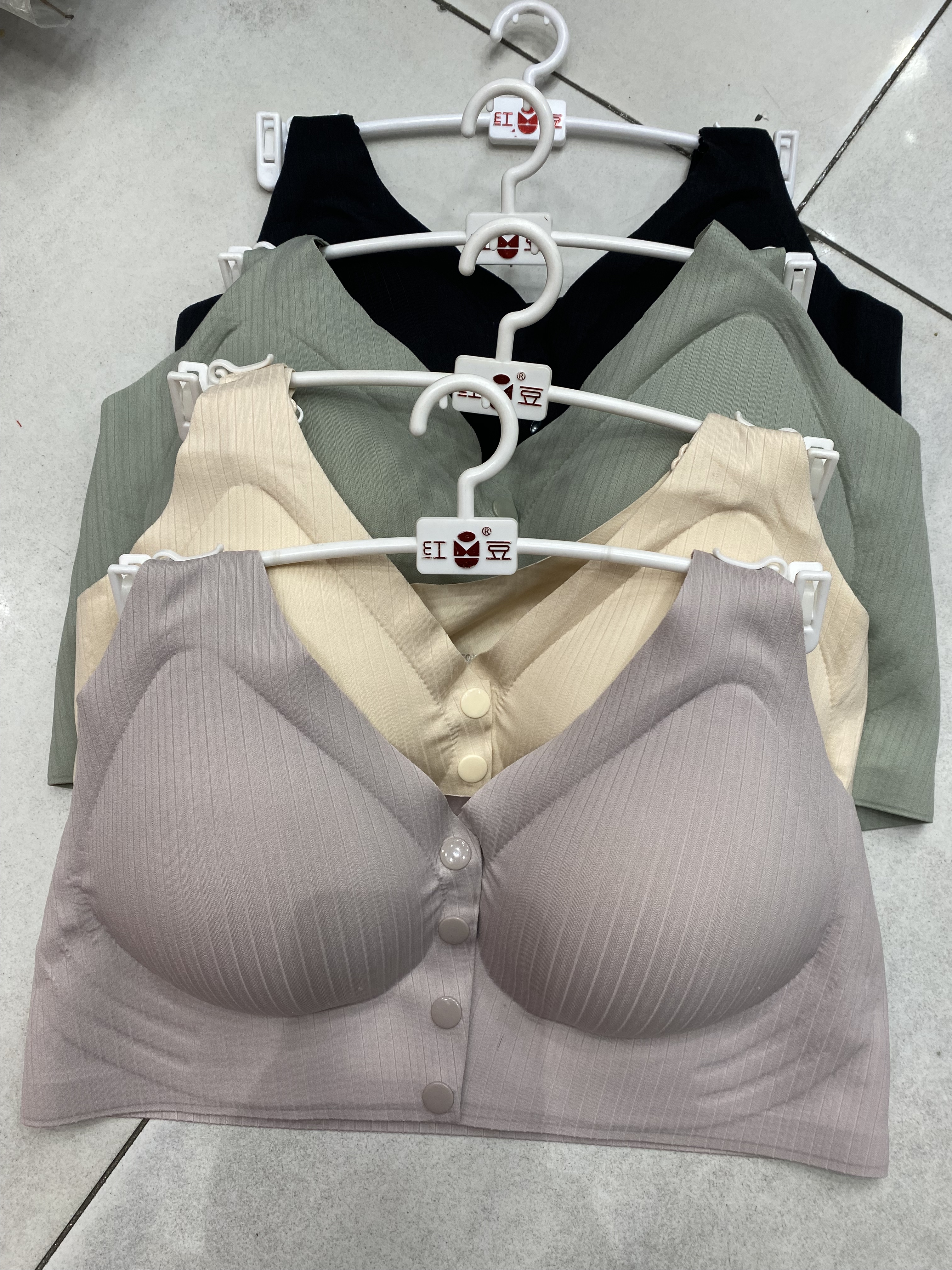 红豆正品文胸内衣女无钢圈妈妈前扣背心式胸罩无痕中老年人妇女