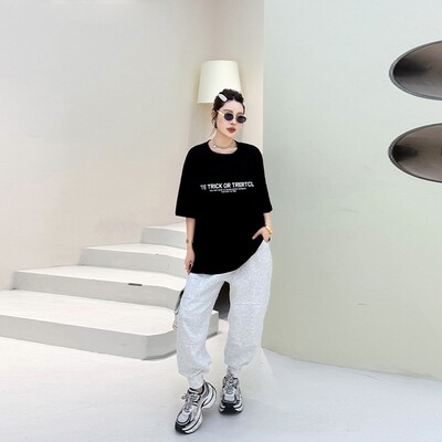 加肥圆领前字母短袖上衣