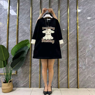 新款大码女装宽松显瘦遮肚秋冬时尚卡通图案百搭女士大袖上衣T恤