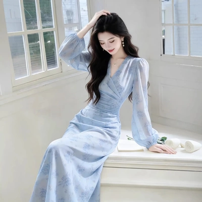 别致法式茶歇雪纺碎花连衣裙女2026春秋新款御姐轻熟风高级感裙子