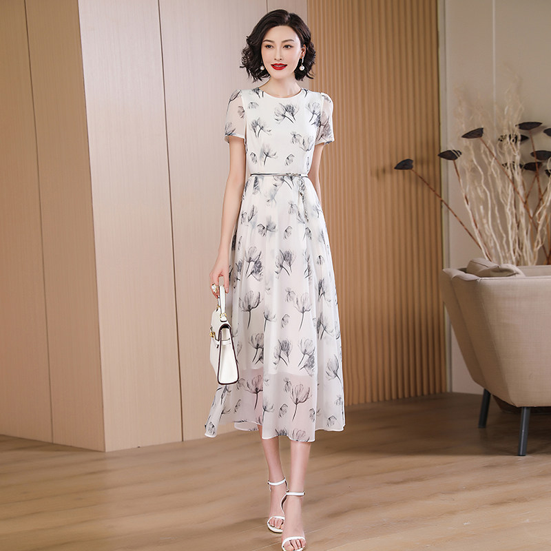 白色连衣裙女夏季2023新款洋气高端轻奢气质显瘦减龄长款雪纺裙子