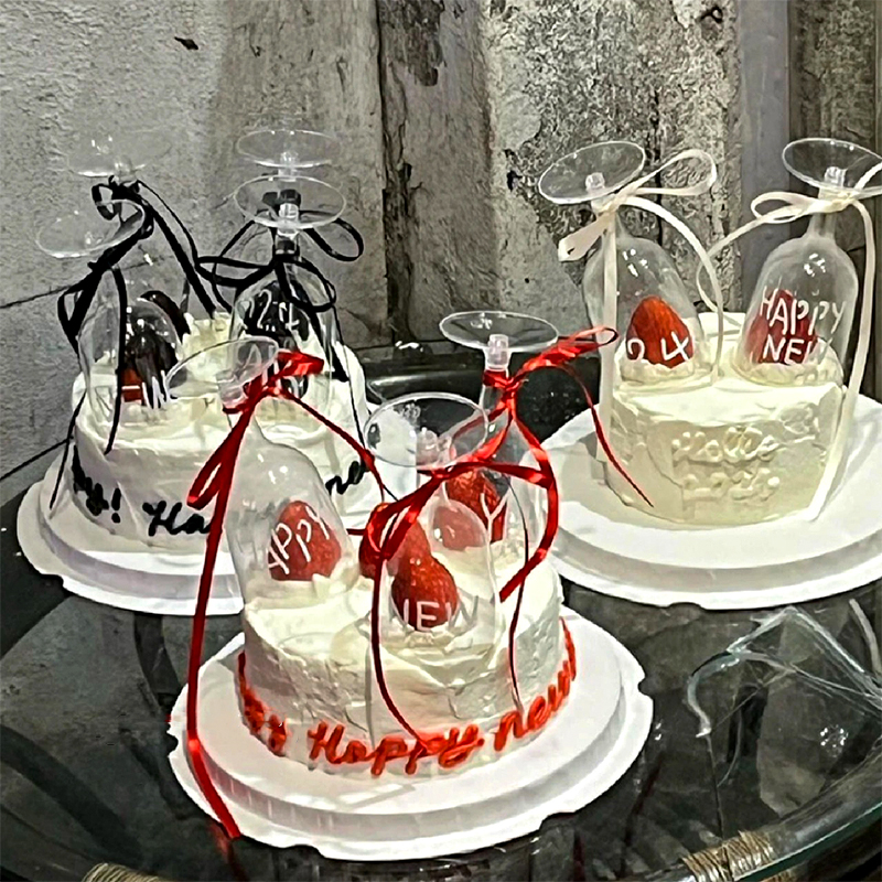2026跨年新年蛋糕装饰创意透明红酒杯高脚杯新年快乐甜品装扮插件