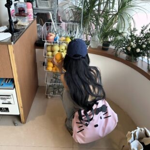 哈喽kitty旅行袋可爱粉色旅游收纳包大容量单肩包出片