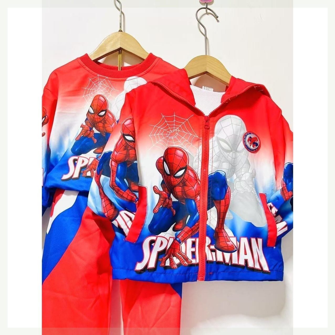2025新款亮灯卫衣卫裤外套幼儿园男童潮帅气时髦套装蜘蛛侠三件套