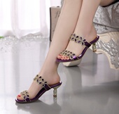 女2024新款 水钻凉鞋 中跟真皮细跟优雅水晶花朵大码 一字凉拖鞋 女鞋
