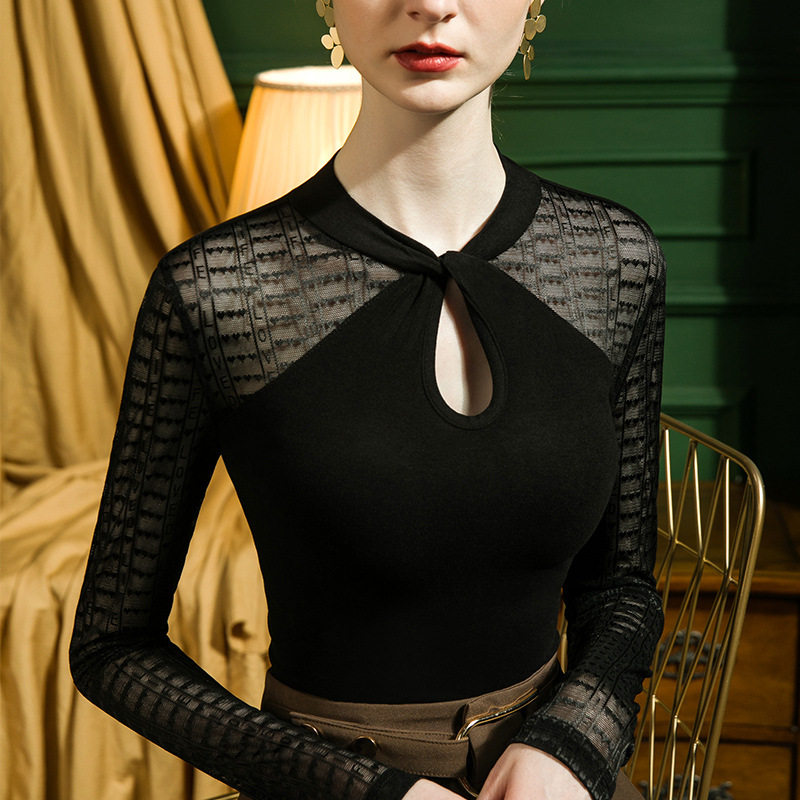 鸡心领设计感提花蕾丝拼接打底衫女磨毛修身镂空2025春秋内搭小衫