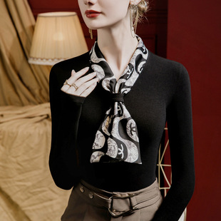 打底衫 设计感小众洋气春季 2026春秋新款 印花围巾领磨毛上衣女修身