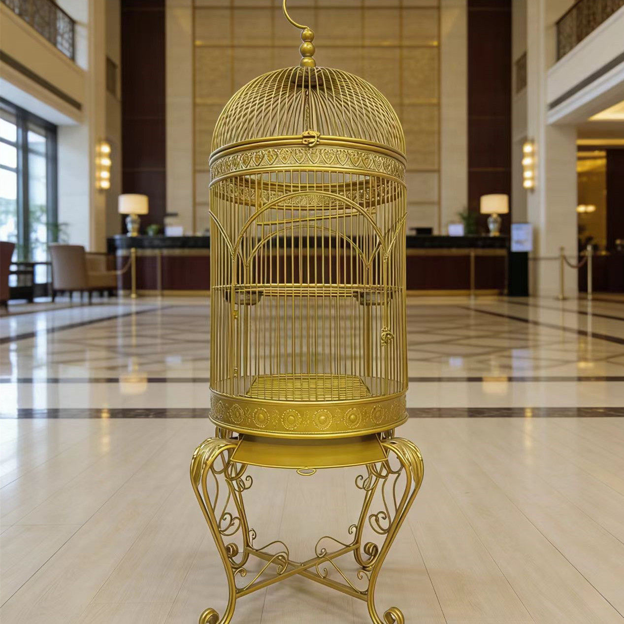 金色铁艺鸟笼带底座欧式鹦鹉鸟笼八哥鹦鹉鸟笼户外大鸟笼装饰摆件