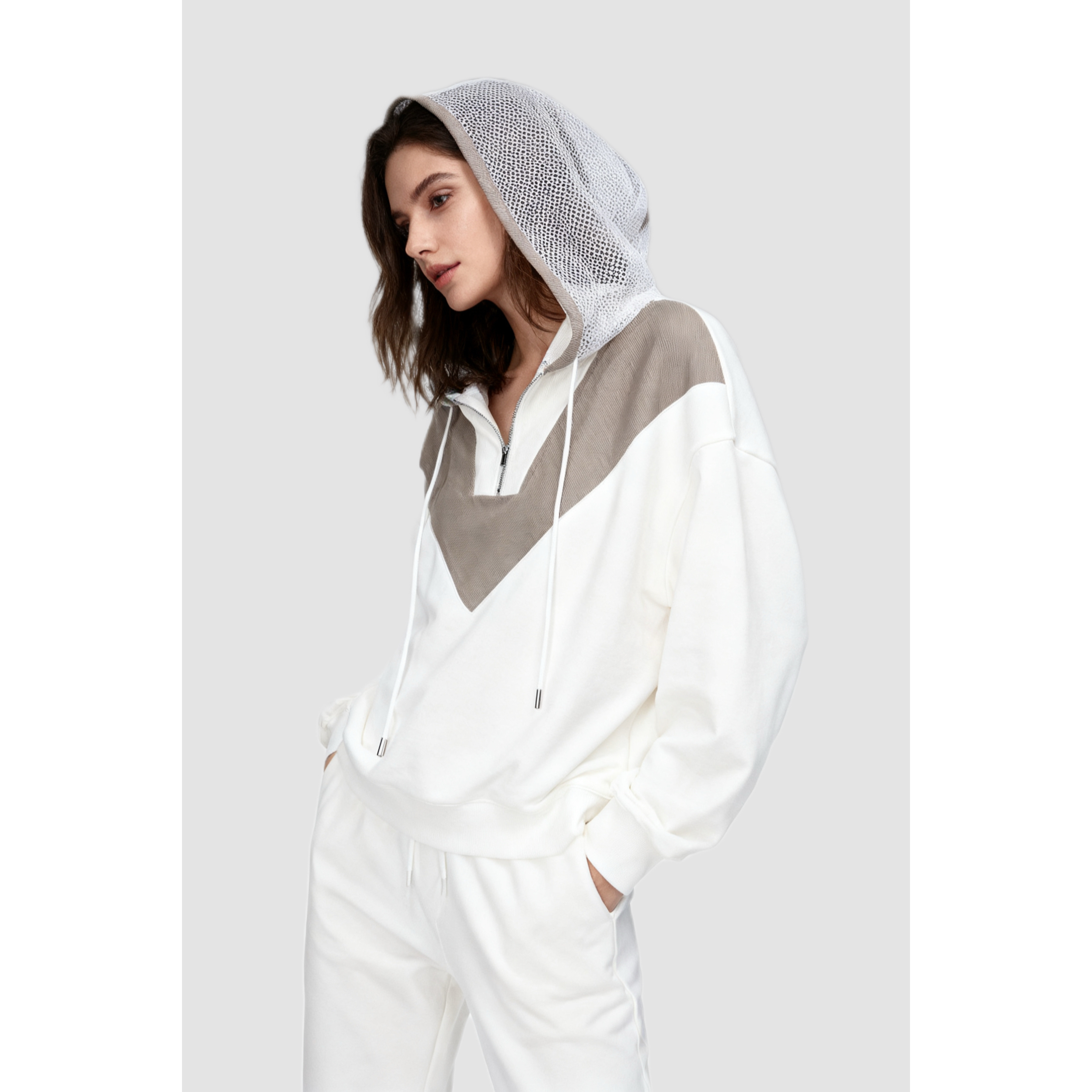 运动休闲风连帽拉链卫衣JiCheng