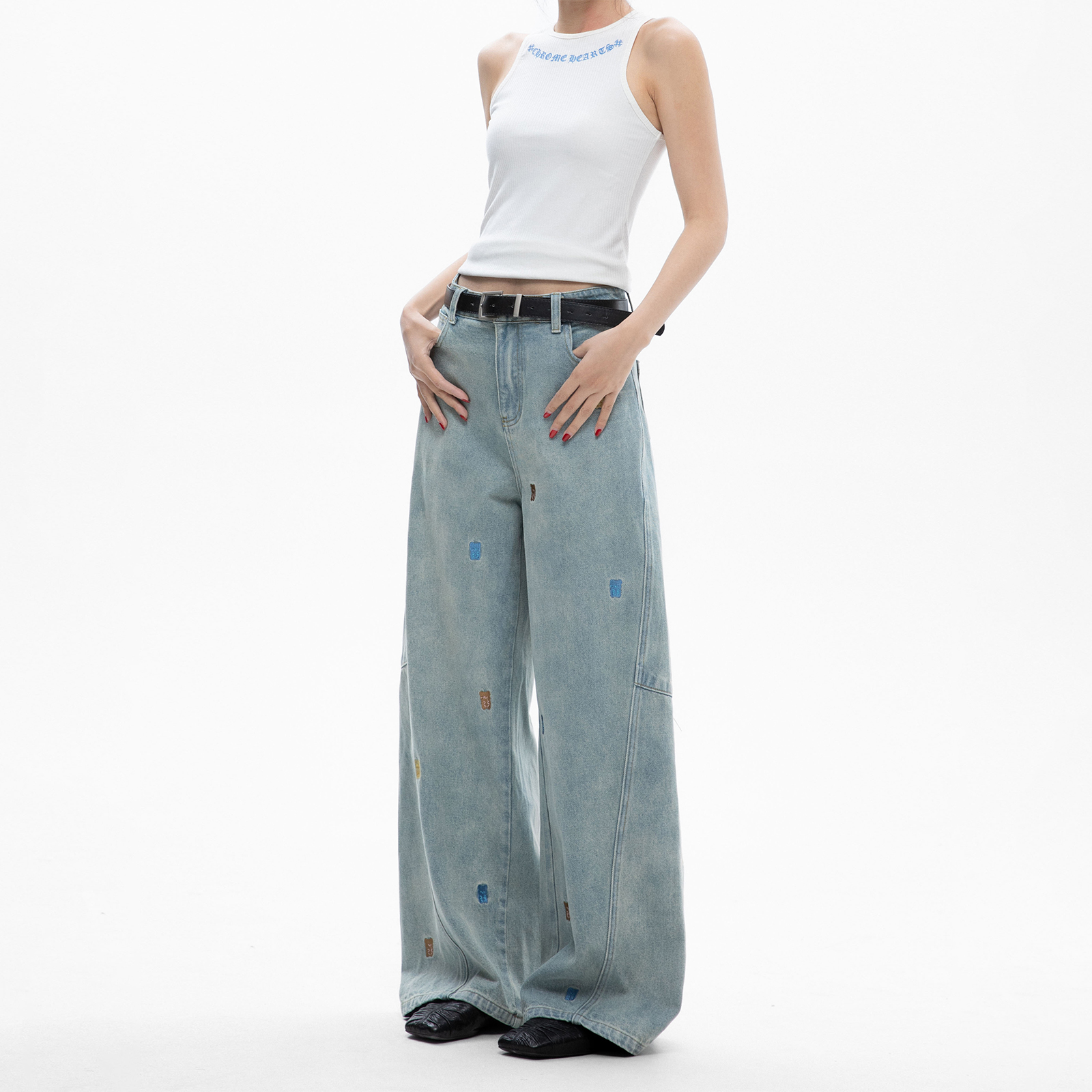 彩色卡通小熊刺绣牛仔裤女2025夏季新款宽松显瘦直筒阔腿休闲长裤