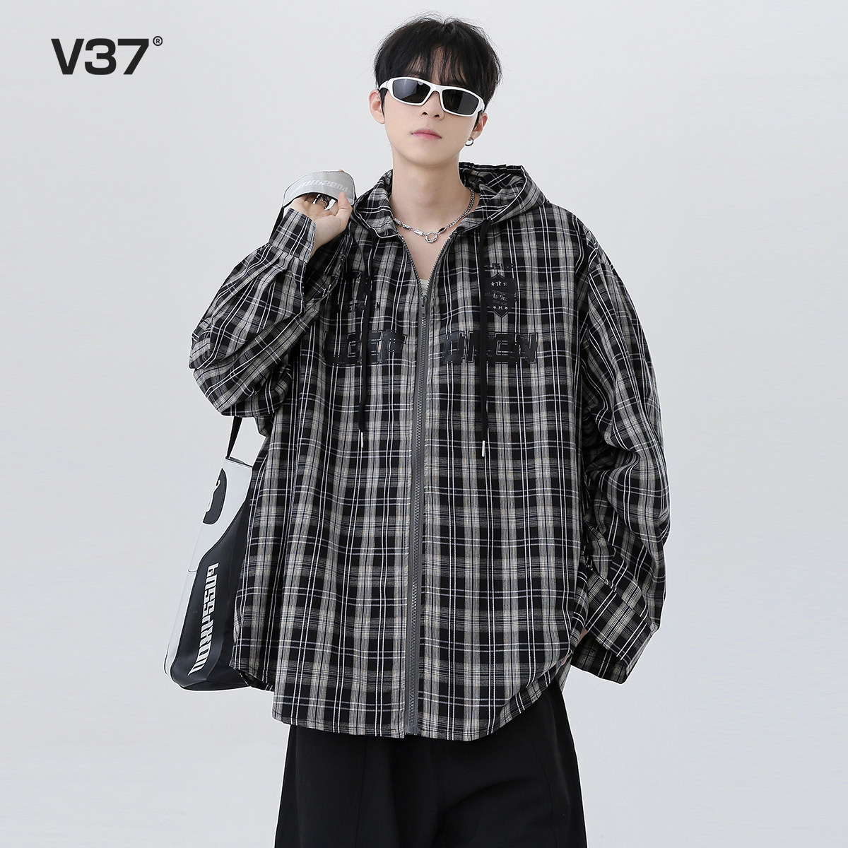 V37韩系高级感长袖衬衫男