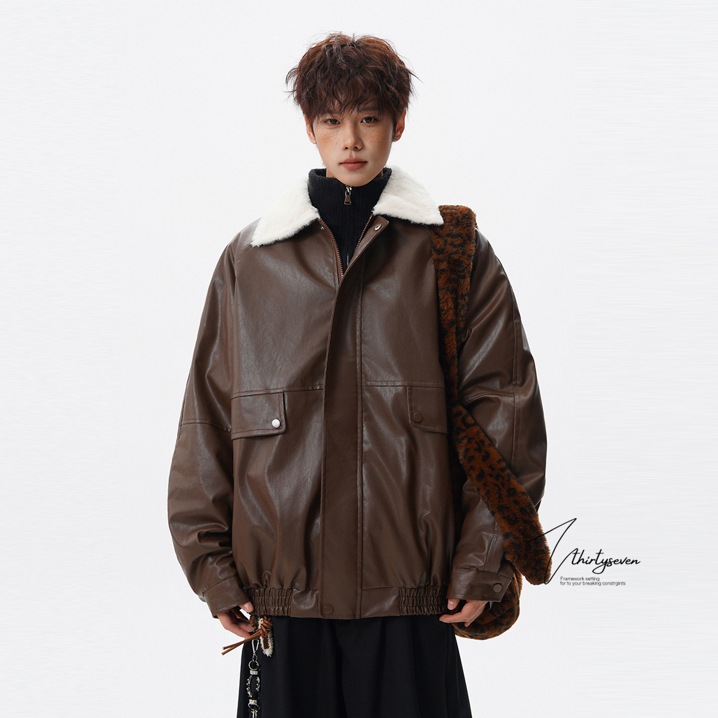 美式棕色羊羔毛翻领皮衣男冬季