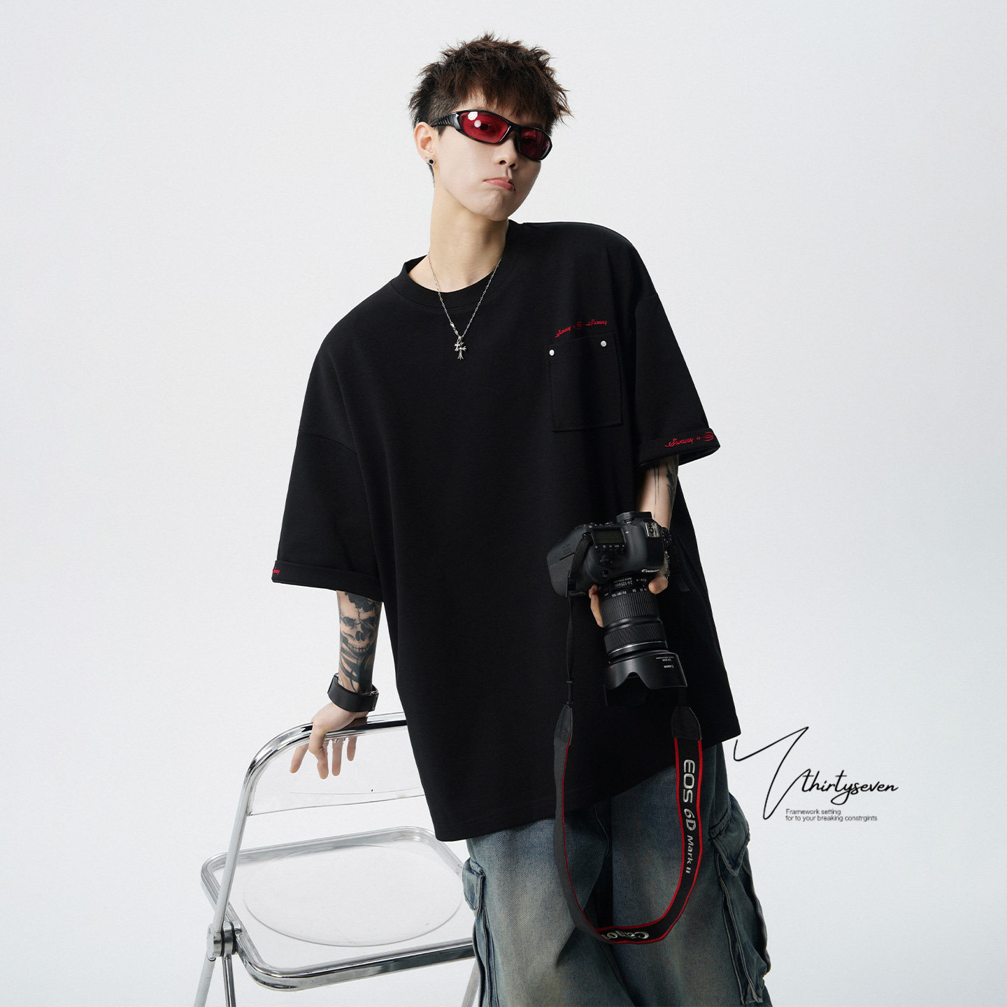 V37美式刺绣口袋设计短袖T恤男图片