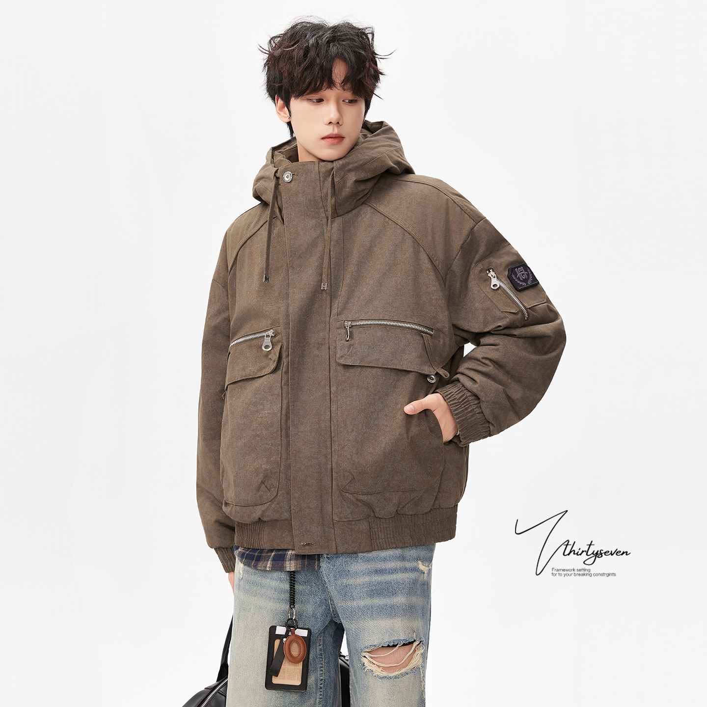 美拉德复古咖色连帽羽绒服男