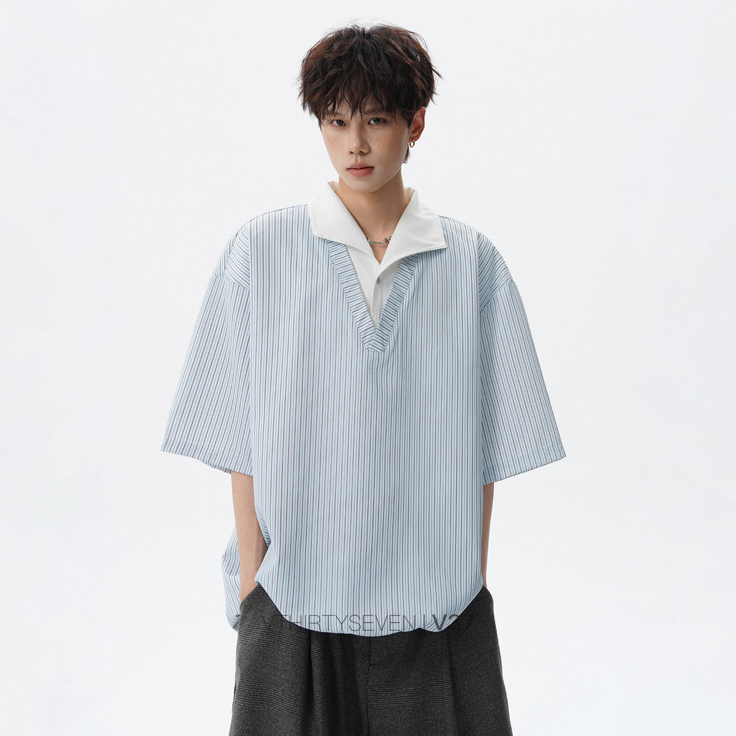 V37美式竖条纹假两件拼接衬衫男图片