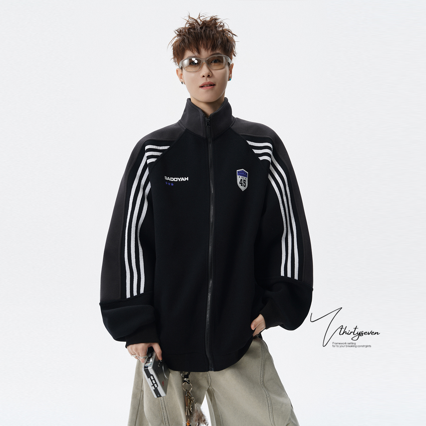 V37美式撞色条纹立领开衫卫衣